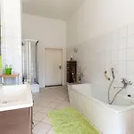 Apartamento Villa-seiler-in-binz-3-raum-ferienwohnung-nr-5-toplage-wenige-schritte-zum-strand *