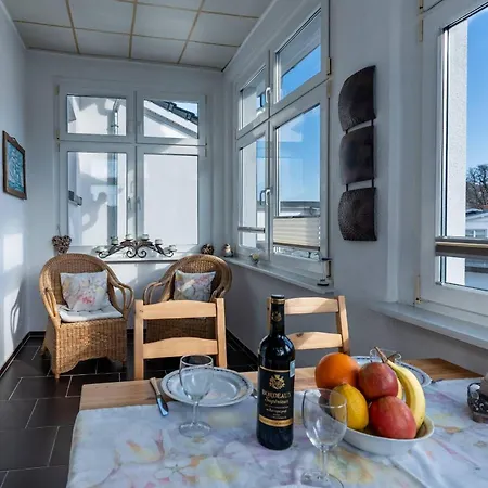 Daire Villa-seiler-in-binz-3-raum-ferienwohnung-nr-5-toplage-wenige-schritte-zum-strand