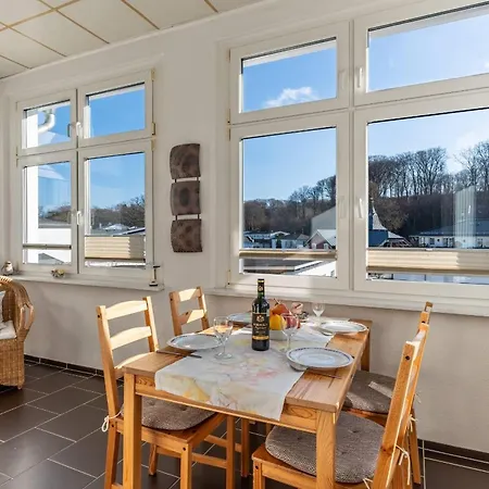 Villa-seiler-in-binz-3-raum-ferienwohnung-nr-5-toplage-wenige-schritte-zum-strand Appartamento *