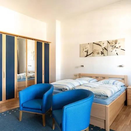 Apartamento Villa-seiler-in-binz-3-raum-ferienwohnung-nr-5-toplage-wenige-schritte-zum-strand