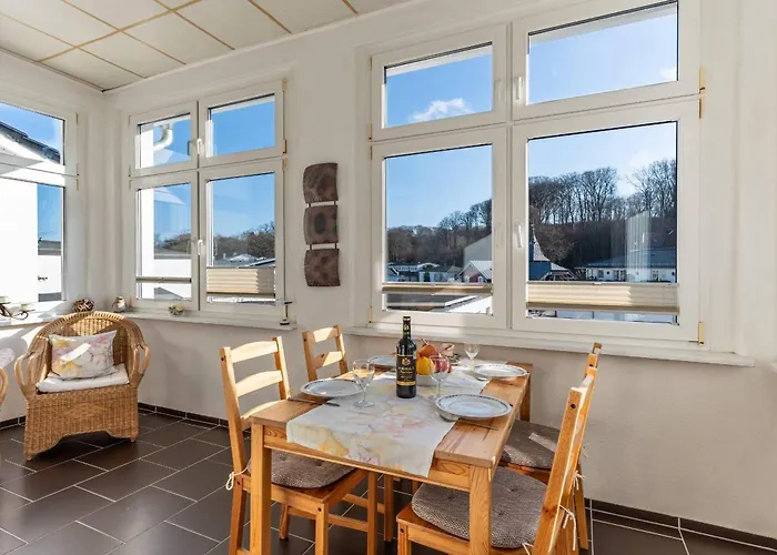 Villa-seiler-in-binz-3-raum-ferienwohnung-nr-5-toplage-wenige-schritte-zum-strand Apartament *