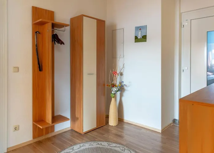 Apartament Villa-seiler-in-binz-3-raum-ferienwohnung-nr-5-toplage-wenige-schritte-zum-strand